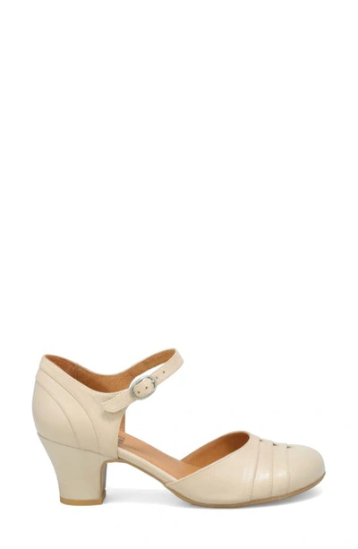 Miz Mooz Frenchy Pump In Cream