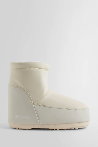 Shop Moon Boot Unisex Off-white Boots