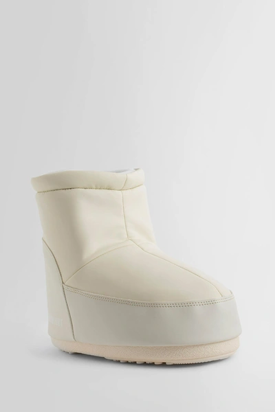 Shop Moon Boot Unisex Off-white Boots