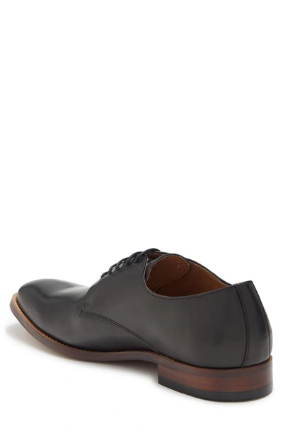 Winthrop Crescent Leather Derby In Black