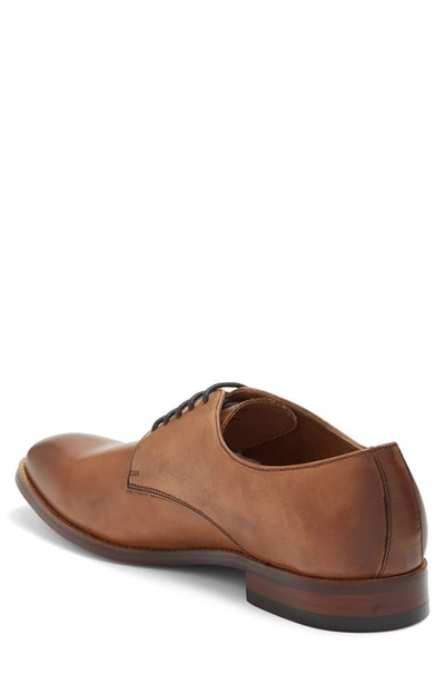 Winthrop Crescent Leather Derby In Cognac