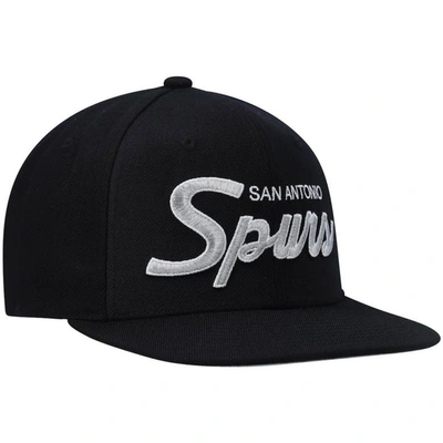 Mitchell & Ness Men's  Black San Antonio Spurs Hardwood Classics Script 2.0 Snapback Hat In Black