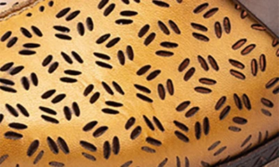 Pikolinos Granada Wow Perforated Clog In Honey