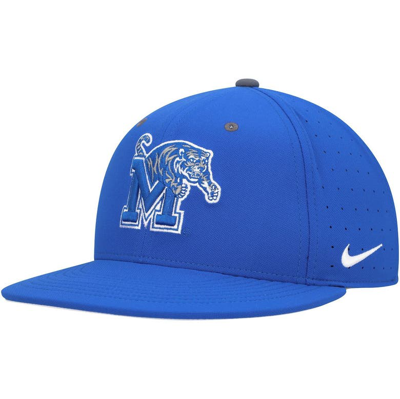 NIKE NIKE ROYAL MEMPHIS TIGERS TRUE AEROBILL PERFORMANCE FITTED HAT 