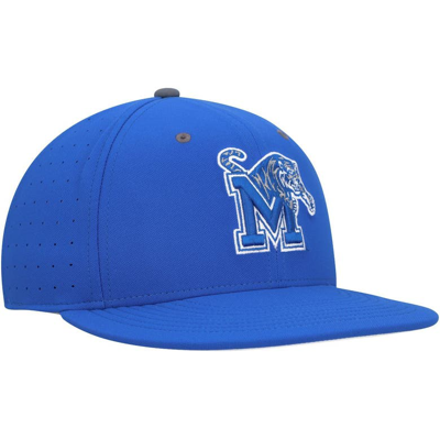 NIKE NIKE ROYAL MEMPHIS TIGERS TRUE AEROBILL PERFORMANCE FITTED HAT 