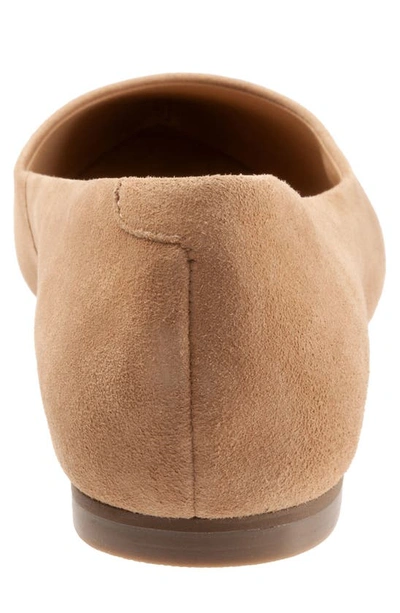 Trotters Estee Flat In Camel Suede
