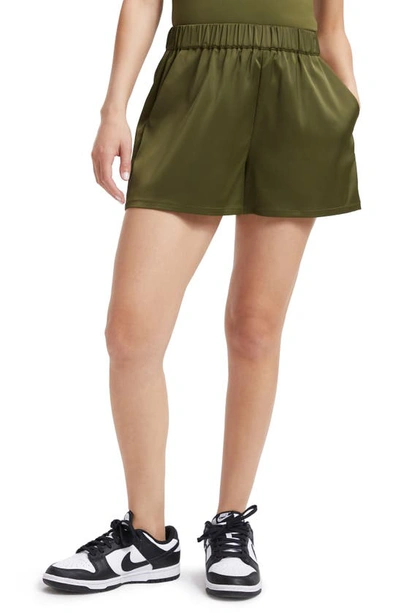 Shop Good American Satin Boxer Shorts In Juniper Green
