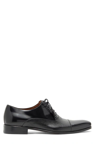 Mezlan Textured Oxford In Black