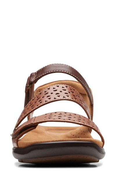 Clarks Kilty Way Sandal In Tan Leather