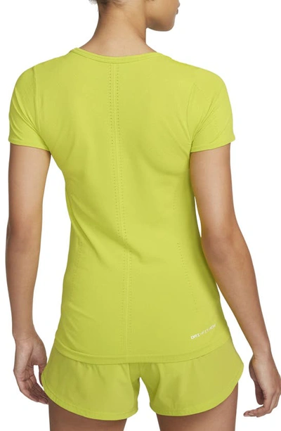 Shop Nike Dri-fit Advantage Seamless Tennis T-shirt In Bright Cactus