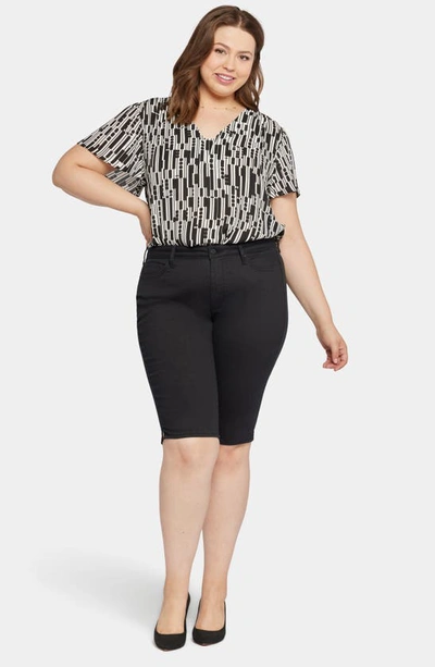 Nydj Side Slit Capri Bike Shorts In Black