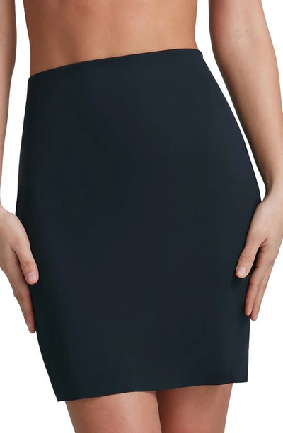 Commando Classic Half Slip With Control Short In Black In Black