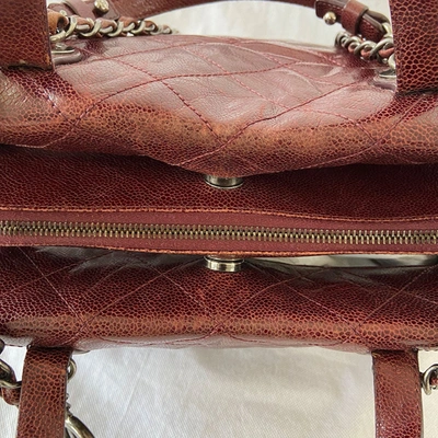 Pre-owned Chanel Chic Burgundy Quilted Caviar Tote Bag In Used / M / Burgundy