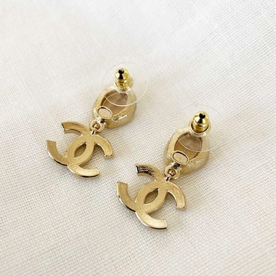 Pre-owned Chanel Light Rose Crystal Drop Cc Earrings In Brand New-no Tags / Small / Light Gold