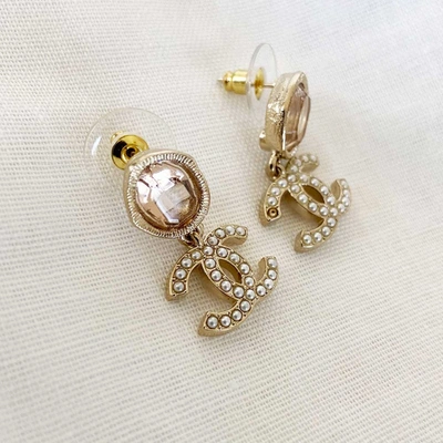 Pre-owned Chanel Light Rose Crystal Drop Cc Earrings In Brand New-no Tags / Small / Light Gold