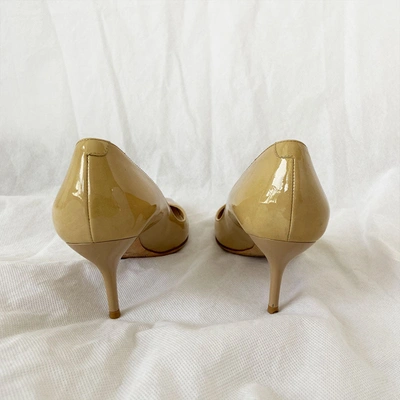 Pre-owned Jimmy Choo Beige Patent Leather Round Toe Pumps, 37.5 In Used / 37.5 / Beige