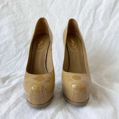 Pre-owned Saint Laurent Tribtoo Tan Patent Leather Pumps, 40.5 In Used / 40.5 / Tan