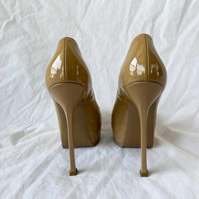 Pre-owned Saint Laurent Tribtoo Tan Patent Leather Pumps, 40.5 In Used / 40.5 / Tan