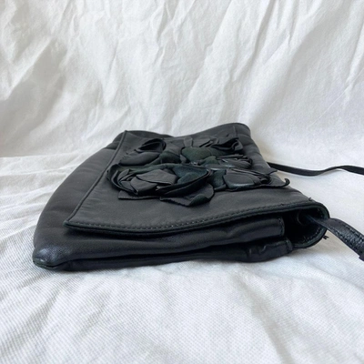 Pre-owned Valentino Garavani Valentino Black Leather Floral Applique Flap Bag In Used / M / Black