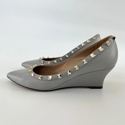 Pre-owned Valentino Garavani Valentino Grey Rockstud Pointed Toe Wedge Shoes, 38.5 In Default Title