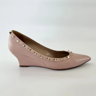 Pre-owned Valentino Garavani Valentino Pink Leather Rockstud Pointed Toe Wedge Pumps, 38.5 In Default Title