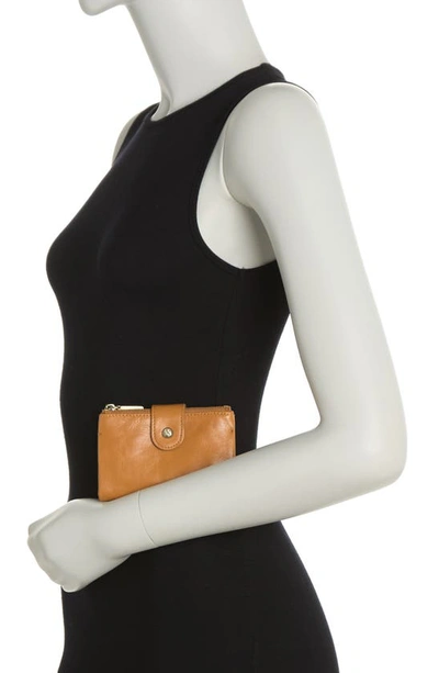 Hobo Ray Leather Bifold Wallet In Honey
