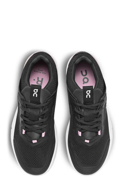 On The Roger Spin Court Sneaker In Black/ Zephyr