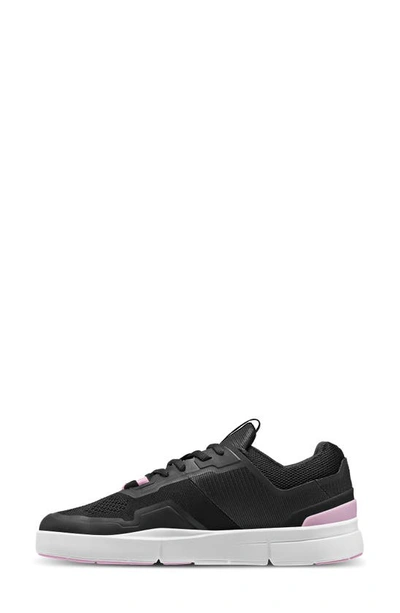 On The Roger Spin Court Sneaker In Black/ Zephyr
