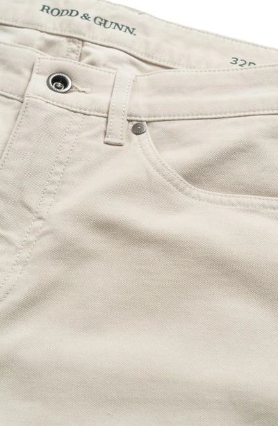 Rodd & Gunn Motion 2.0 Jeans In Stone