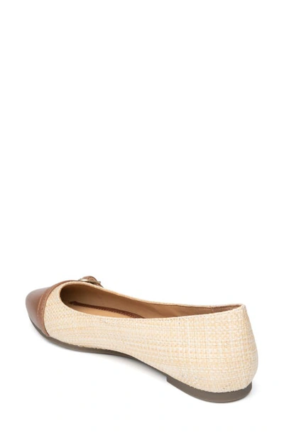 Me Too Aynslee Flat In Natural