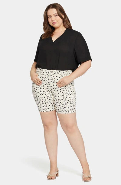 Nydj Ella Print Side Slit Denim Shorts In Ellensburg