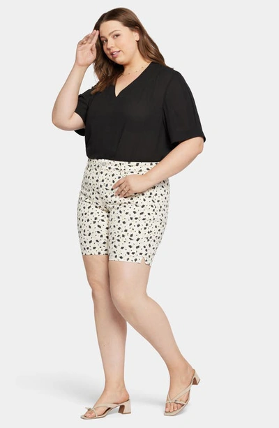 Nydj Ella Print Side Slit Denim Shorts In Ellensburg
