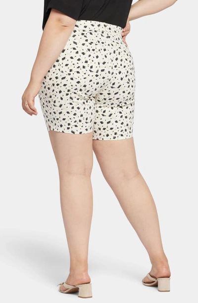 Nydj Ella Print Side Slit Denim Shorts In Ellensburg