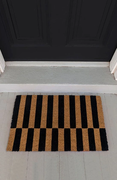 Shop Entryways Alternating Stripe Doormat In Natural Coir / Black
