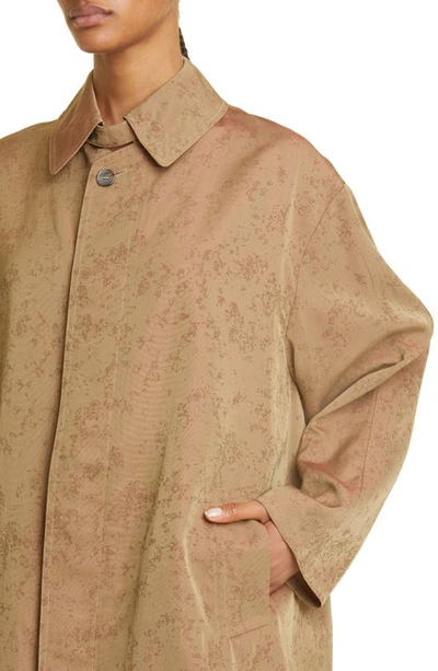 Shop Maison Margiela Pigment Print Faille Trench Coat In Camel