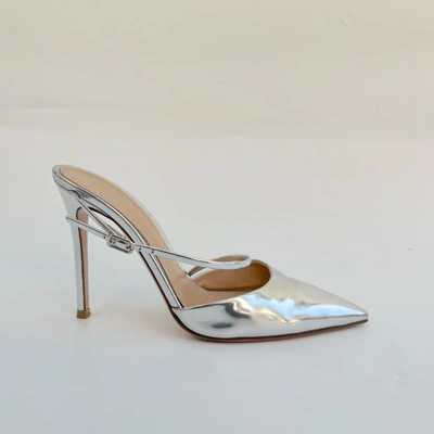 Pre-owned Gianvito Rossi Silver Leather Pointed Toe Pumps, 38