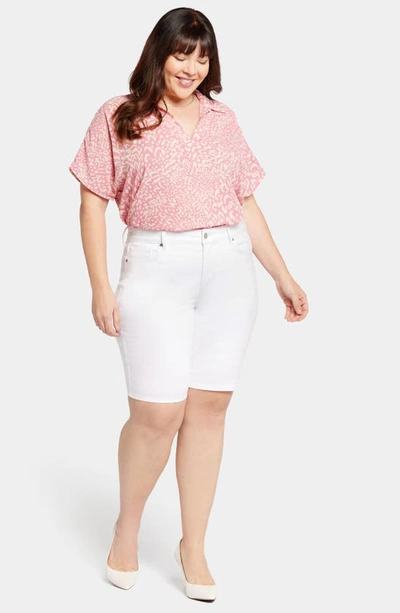 Nydj Briella Floral Print Bermuda Shorts In Optic White