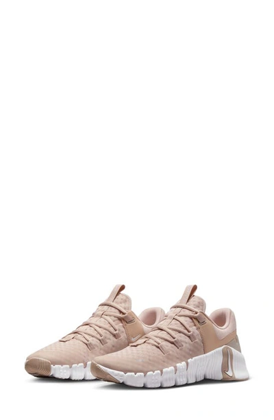Nike Women's Free Metcon 5 Workout Shoes In Pink/ White/ Taupe