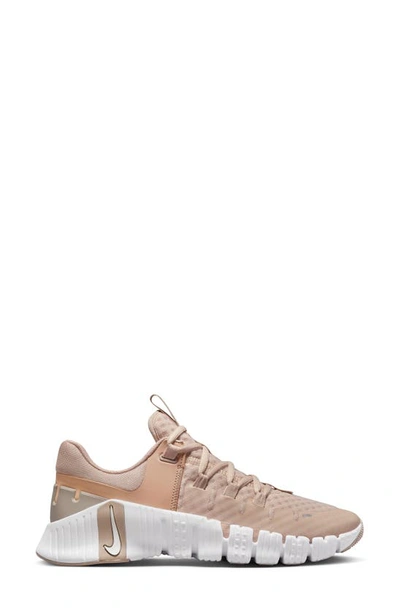 Nike Women's Free Metcon 5 Workout Shoes In Pink/ White/ Taupe