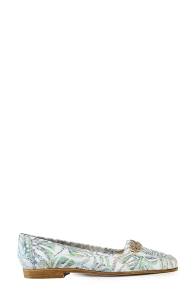 Amalfi By Rangoni Oste Loafer In Bianco Katmandou