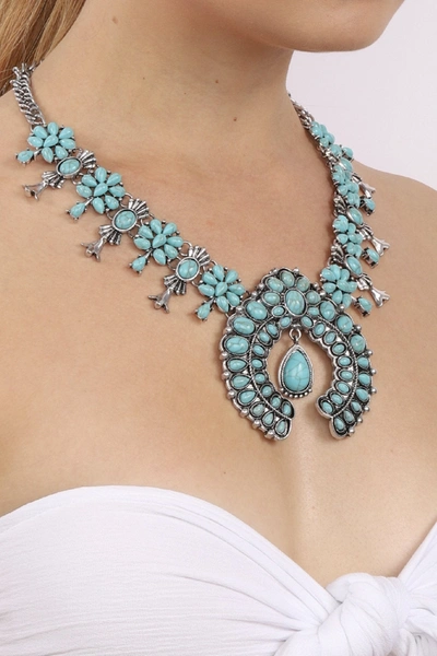 Eye Candy La Green Blossom Necklace In Beige