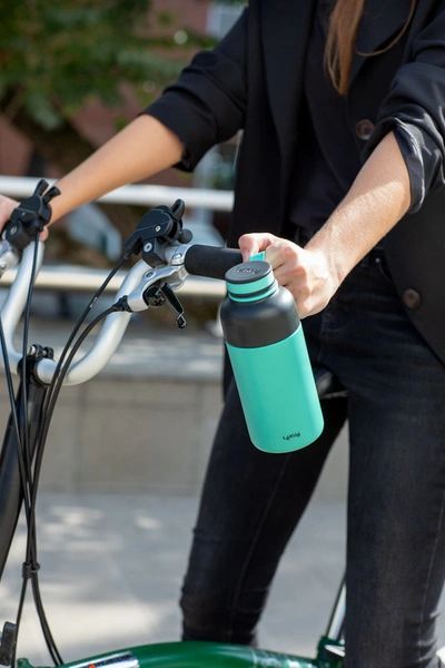 Lekue Insulated Bottle To Go, 10-ounce, Turquoise In Blue