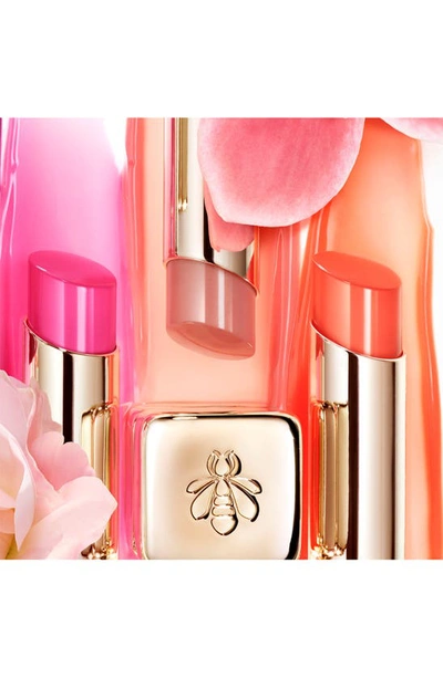 Shop Guerlain Kisskiss Bee Glow Tinted Lip Balm In Rose Glow