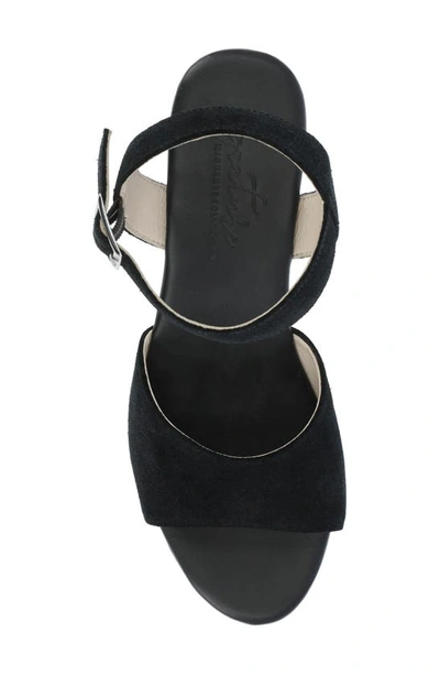 Shop Journee Signature Katana Platform Sandal In Black