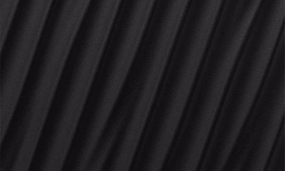 Tumi 22-inch 19 Degrees International Expandable Spinner Carry-on In 6 Black Texture
