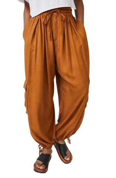 Palash Solid Cargo Pants In Gold