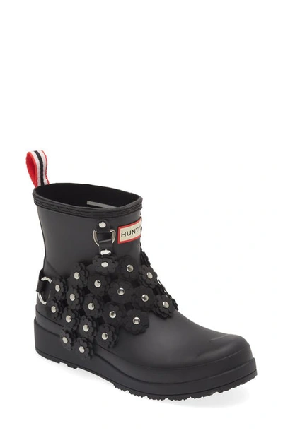 Shop Noir Kei Ninomiya X Hunter Chain Embellished Rubber Ankle Rain Boot In Black