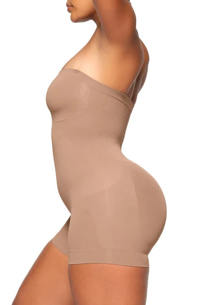 Seamless Sculpt Strapless Shaper Bodysuit In Sienna