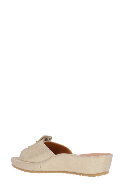 L'amour Des Pieds Callye Sandal In Gold