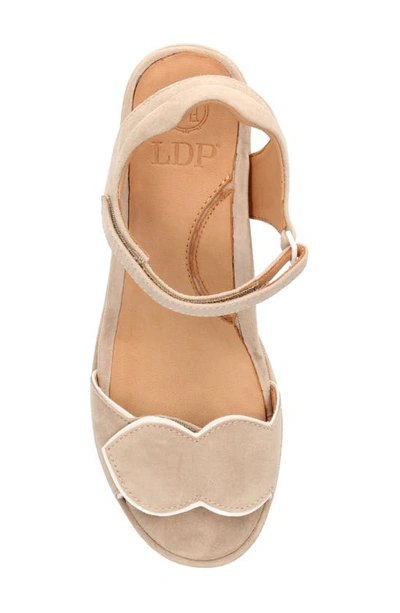 L'amour Des Pieds Mandora Wedge Sandal In Taupe/ White